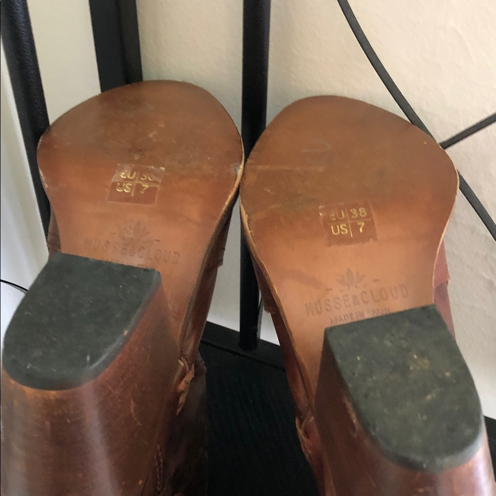Women's musse & cloud western Brown Leather Western Ankle Boots - Picture 8 of 9